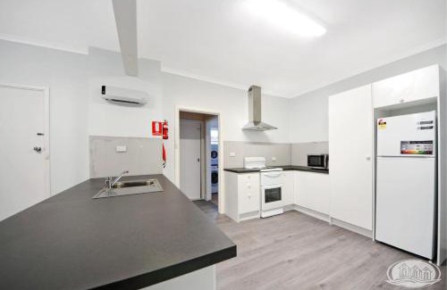 Portland House | Relax and Unwind at Hook, Wine & Linger on Learmonth