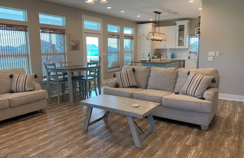 Crystal Beach Cabin | Hook, Wine, & Sinker - Crystal Beach, TX - Charming 3-bedroom Vacation Getaway!