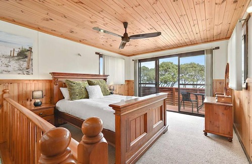Stieglitz Apartment | Family-Friendly Hook, Wine & Sinker Retreat with Kitchen
