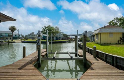 Rockport House | Pet-Friendly Retreat at Hook, Wine Sinker - 4 Star Stay