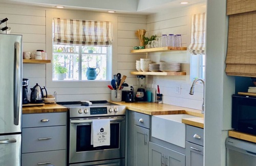 Carrabelle House | Experience Hooked on the Bayou: Waterfront with Kayaks & Pool