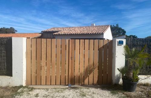 Ars-en-Re House | Experience HOOliRé17: Oceanfront Escape with 9.7 Rating