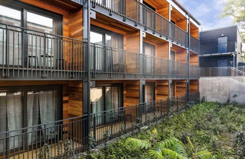 Karrdal Apartment | Comfortable HOOM Home & Hotel Sollentuna for Your Stay
