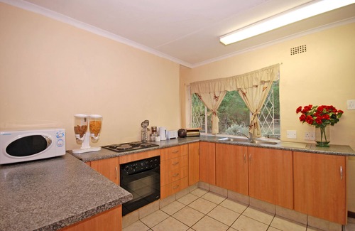 Greater Johannesburg Metropolitan Area House | Hoopoe Haven Guest House: Rated 10/10 with Pool & Spa