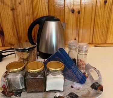 Albert Falls Apartment | Cozy Hoopoe Log Cabin No 2 - Child Friendly Retreat