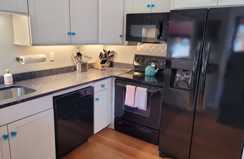 Winthrop House | Hoot Owl Cabin: Adorable Retreat in Downtown Winthrop!