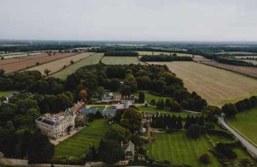 Thurnscoe Bed & Breakfast | Experience Hooton Pagnell Hall: 4-Star with Breakfast & More