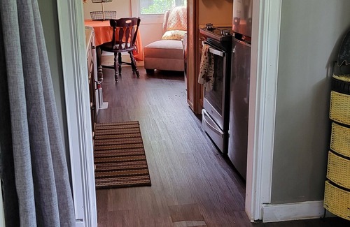 Gladwin Cottage | Hoots Nest Cottage: Pet-Friendly Retreat with Firepit Fun