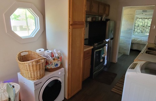 Gladwin Cottage | Hoots Nest Cottage: Pet-Friendly Retreat with Firepit Fun
