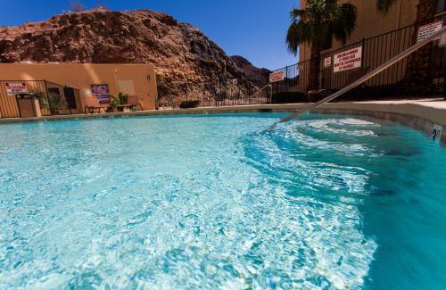 Boulder City Hotel | Discover Comfort at Hoover Dam Lodge with Pool & Ocean Views