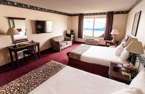Boulder City Hotel | Relax at Hoover Dam Lodge: Pool, Spa & Family Amenities
