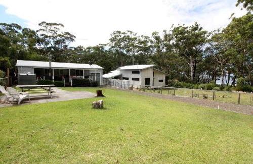 Bendalong House | Hop Hop House: Family & Pet Friendly 4-Star Retreat