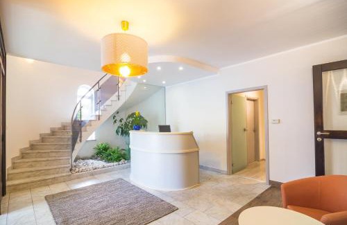Postojna Hotel | Pet-Friendly HOP HOUSE Garni Hotel with Top Guest Rating