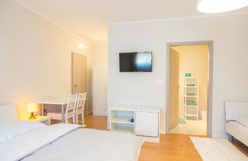 Postojna Hotel | Pet-Friendly HOP HOUSE Garni Hotel with Top Guest Rating