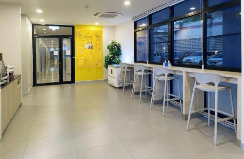 Nai Wiang Hotel | Welcoming Hop Inn Nan: Child-Friendly Getaway with 8.7/10