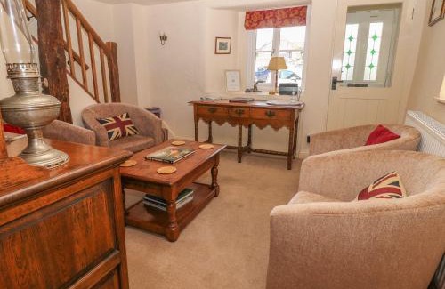 Castleton House | Enjoy Hope Cottage: Pet-Friendly 4-Star Retreat Awaits