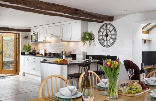 Quenington House | Family-Friendly Hope Cottage with 9/10 Guest Rating
