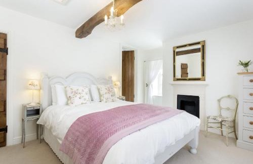 Quenington House | Family-Friendly Hope Cottage with 9/10 Guest Rating