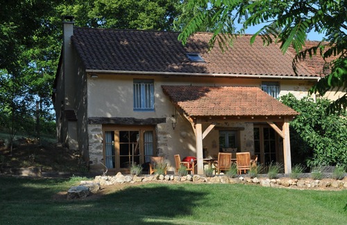 Saint-Pompont Cottage | Relaxing Hope Cottage with Heated Pool in Dordogne