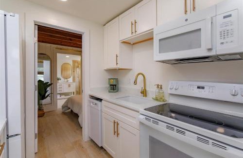 Vacation Village House | Relax in Style at Hope Home: 4-Star Family Retreat
