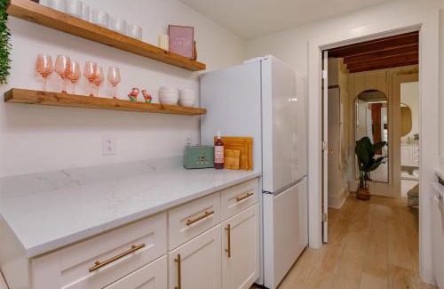 Vacation Village House | Relax in Style at Hope Home: 4-Star Family Retreat
