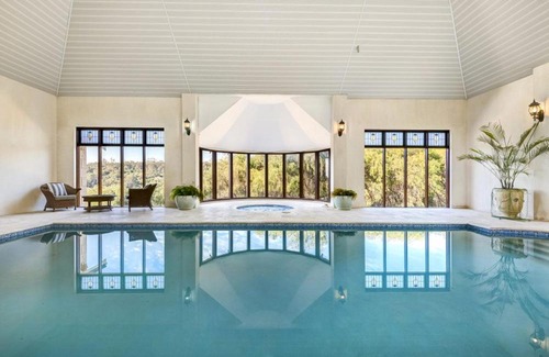 Henty Bed & Breakfast | Experience the Serenity of Hope Springs Farm with Hot Tub