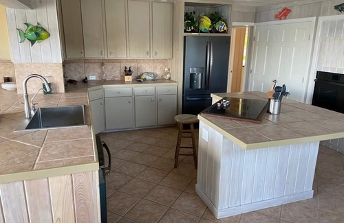 Hope Town House | Cozy Hope Town Harbor Home with Lighthouse Views & Pool