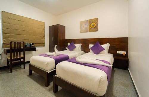 Yelahanka Bed & Breakfast | Convenient Stay at Hoppers Stop Yelahanka with Breakfast