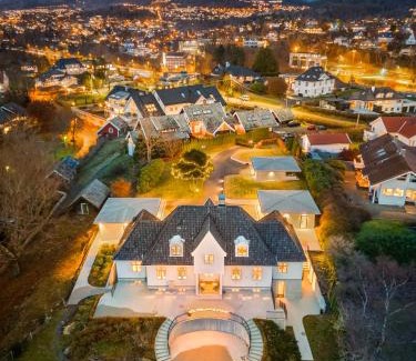 Fana Villa | Elegant Hopsneset Villa: Ideal for Family Getaways