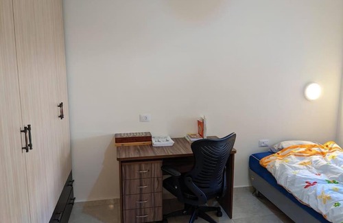 Haifa Apartment | Spacious 4BR HOREV for Film Festival & Beach Getaway