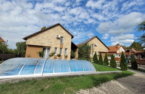 Nagybaracska Apartment | Renowned Horgász-Lak vendégház with Private Beach Access