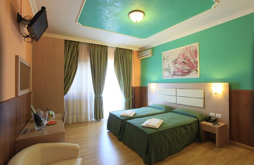 Lucera Hotel | Inviting Hori Balconata 2.0: Banqueting & Comfort Awaits