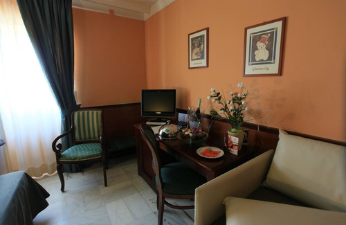 Lucera Hotel | Inviting Hori Balconata 2.0: Banqueting & Comfort Awaits