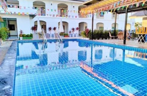 Khu Mueang Hotel | Discover Hori Hotel: Pet-Friendly Oceanfront Retreat