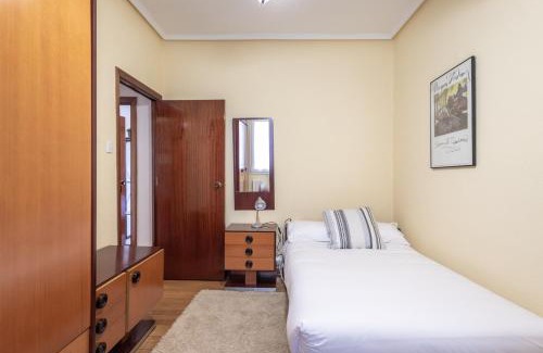Deustuko San Pedro-Erribera Apartment | Family-Friendly Horia Apartment by People Rentals, 4-Star Stay