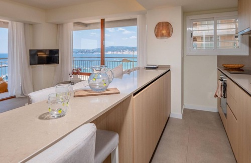 Palamos Apartment | Cozy Apartment Palamós with Spa and Kitchen Amenities