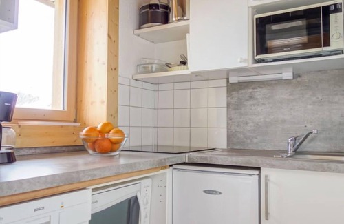Les Almes Apartment | Relax at Horizon 2000: Scenic Lake View & Spa Amenities