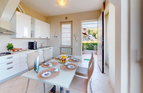 Moniga del Garda Apartment | Horizon Apartment by Bookinggardalake