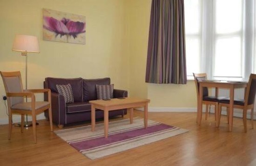 Westcliff-on-Sea Apartment | Convenient Horizon Hotel Apartments Near Beach & Airport