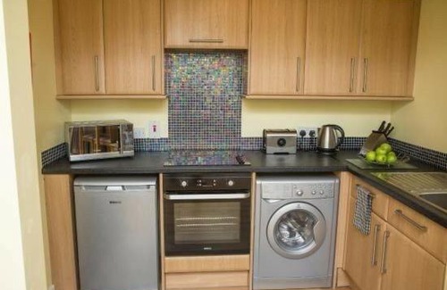 Westcliff-on-Sea Apartment | Convenient Horizon Hotel Apartments Near Beach & Airport