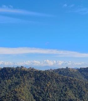 Kasiyalekh Apartment | Scenic 1BHK Horizon Hues with Wifi and Hill Views