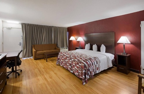 Anderson Hotel | Budget-Friendly Horizon Inn & Suites with Family Amenities