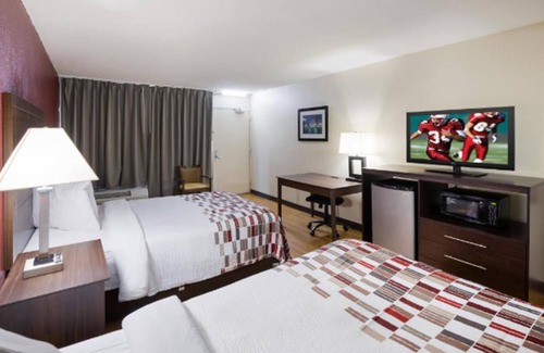Anderson Hotel | Budget-Friendly Horizon Inn & Suites with Family Amenities