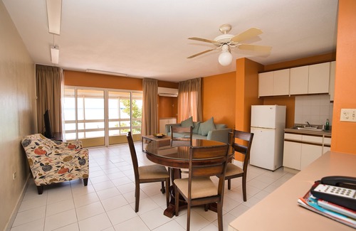 Philipsburg Hotel | Beachfront Bliss at Horizon View Beach Hotel with Spa & Ocean Views
