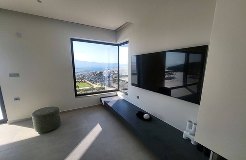 Agios Nikolaos Villa | Experience Horizon View Villa with Scenic Poolside Bliss