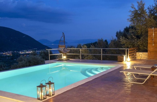 Evgiros Villa | Horizon Villa Nefeli with sea view near sandy Ponti beach