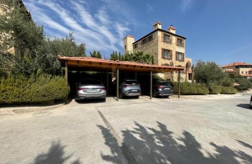 Suwailih Villa | Explore Horizon1: Pet-Friendly Hotel with Pool & High Ratings