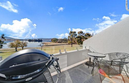 Jindabyne House | Horizons 306: Guest Rated 9.8 with Pool & Family Amenities