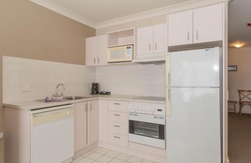 Jindabyne Apartment | Discover Horizons 501: Family-Friendly Stay with Pool