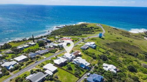 Woolgoolga House | Horizons: Premier 4-Star Stay with Pool & Pet-Friendly Perks